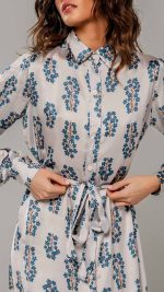 Blue porcelain dress - Image 4